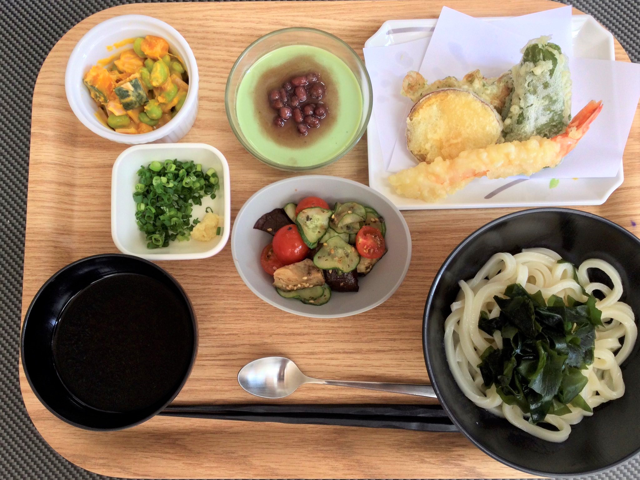 おいしい病院給食メニュー集 4(軟菜・流動食編) 病院給食向け食器・メニューのご提案 - 国際化工